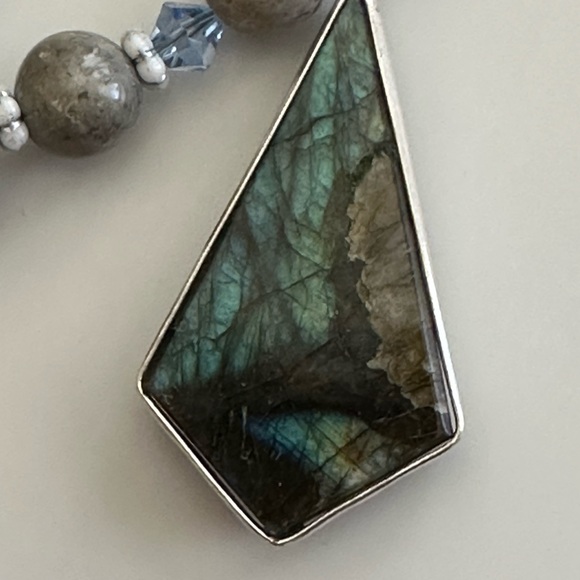 24 inch Grey Map and Labradorite Gemstone bead Necklace NWOT - Picture 8 of 14